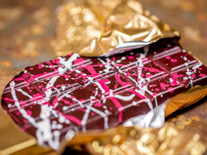 Dark Raspberry & Crunchy Chocolate Bar 100g